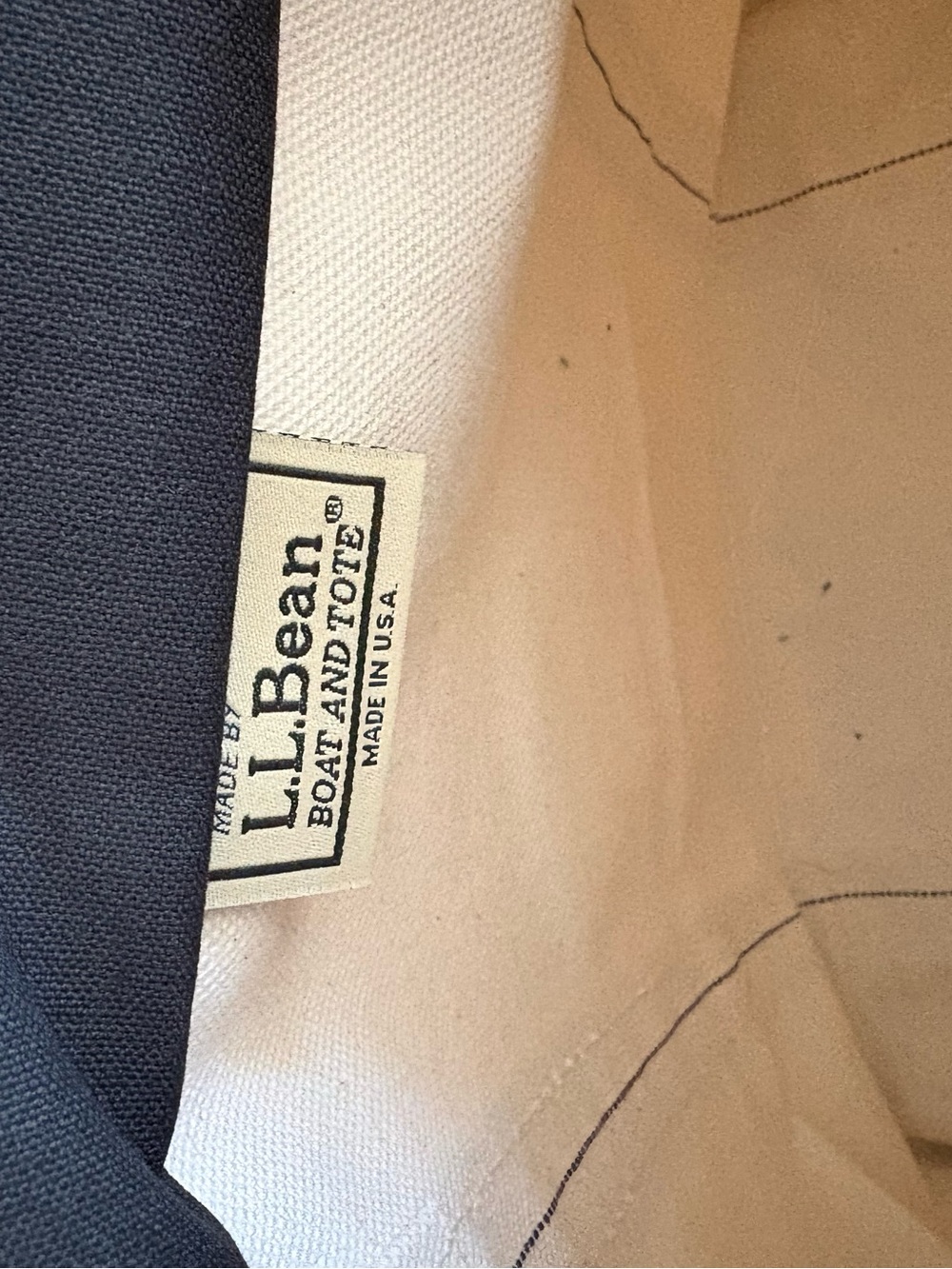 LL Bean Size Medium Zip Top Boat and Tote with Regular Handles - Picture 9 of 10